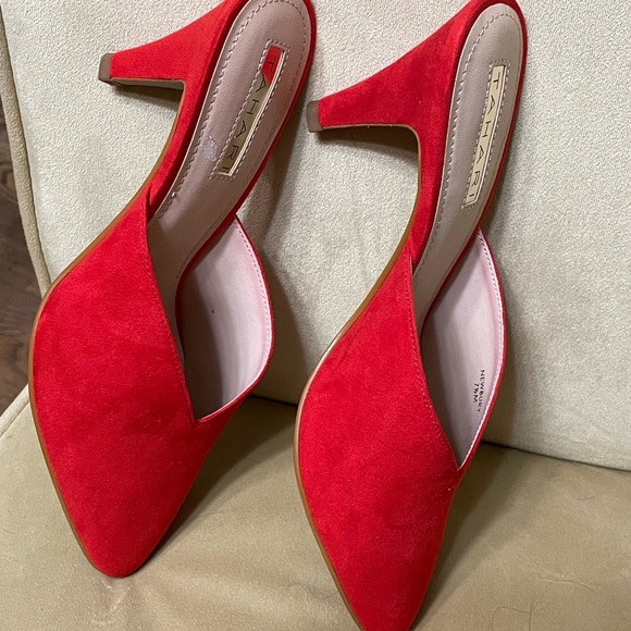 Brand New Red Suede Xmas Heel Tahari sz 7.5 womens comfortable shoes party mules - Picture 5 of 9